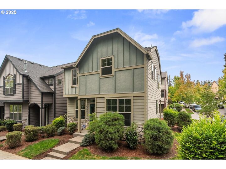 905 SW Mozart Ter  Portland OR 97225 photo
