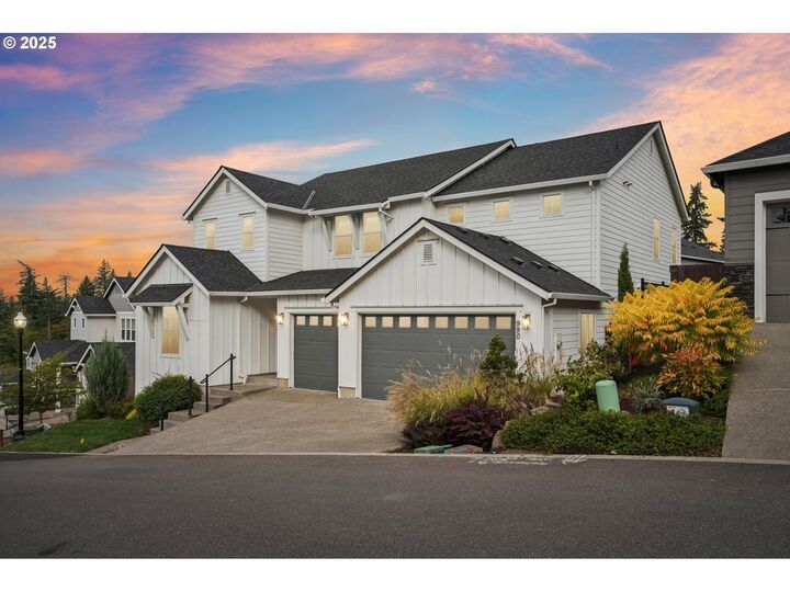 Property Photo:  990 W Magnolia Loop  WA 98671 