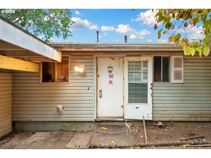 Property Photo: 14533 SE Bunnell St OR 97267