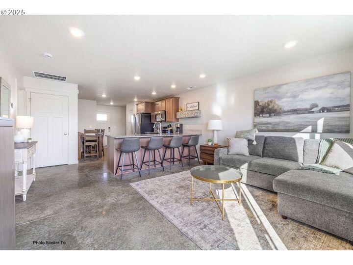 Property Photo: 1146 NE 11th St OR 97838
