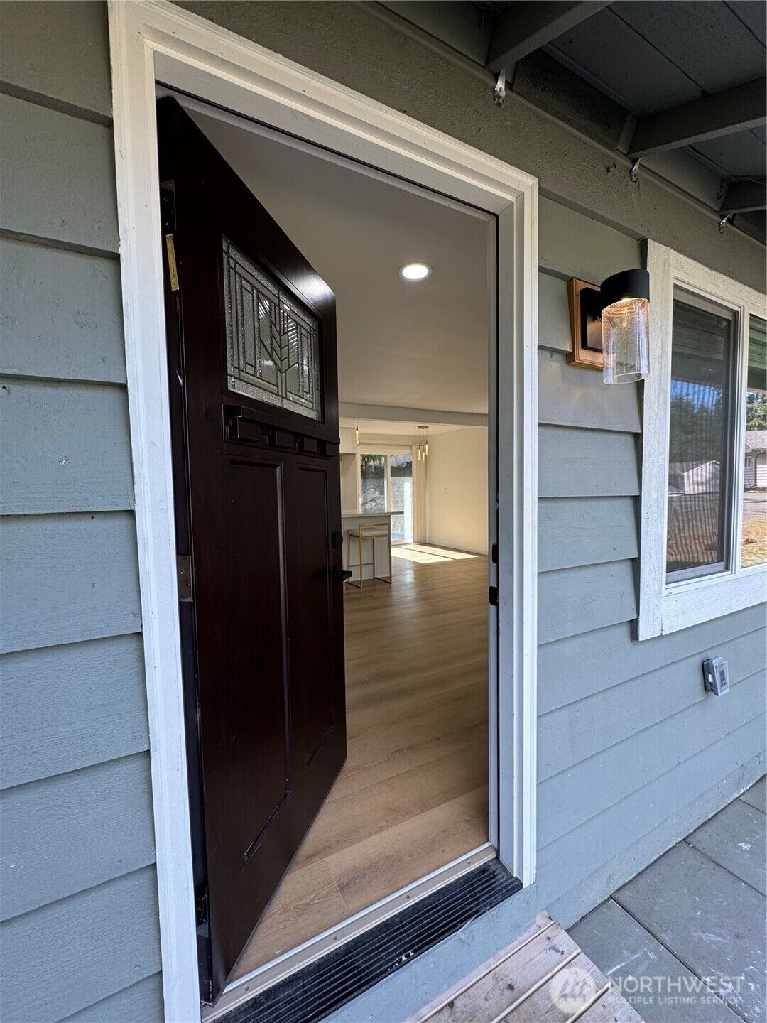 Property Photo:  5506  216 Street SW  WA 98043 