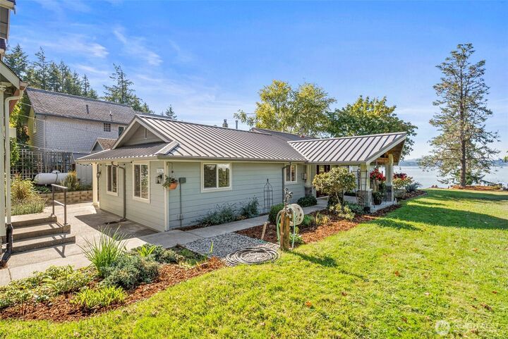 Property Photo: 3834 85th Avenue NW WA 98502