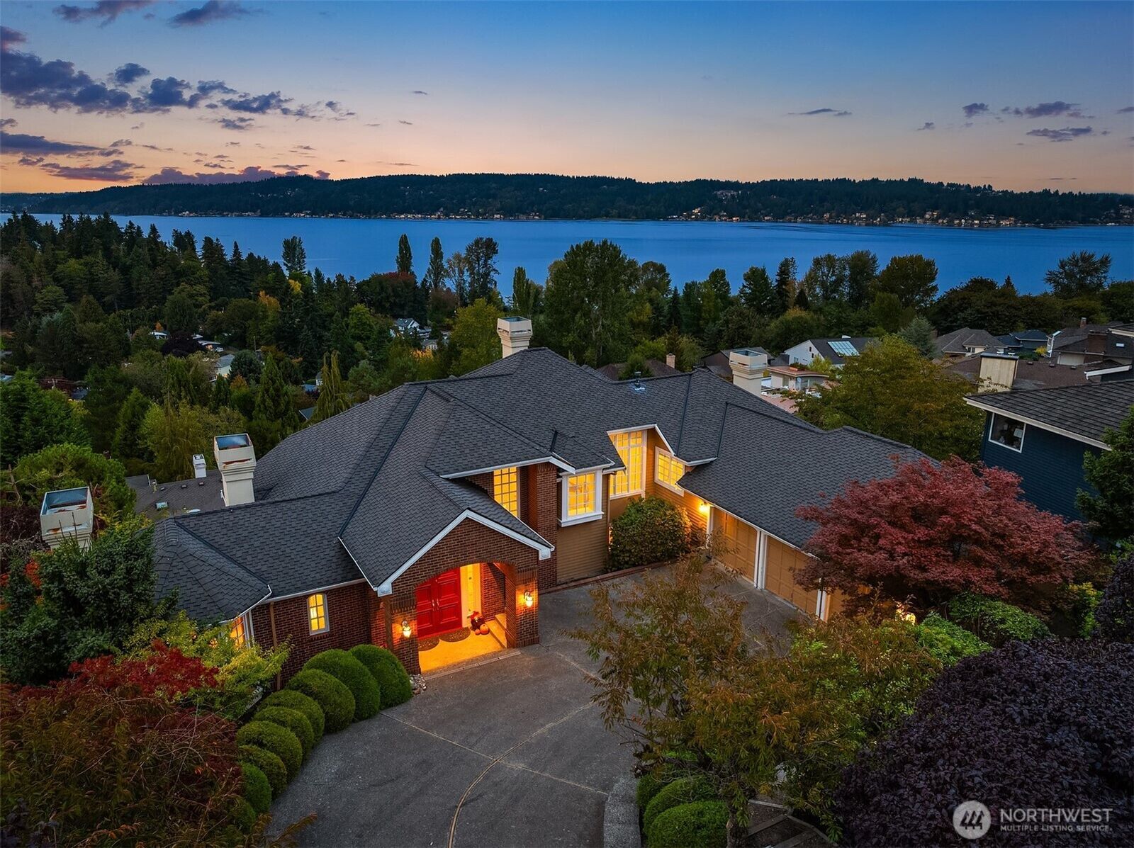 Property Photo: 8726 Paisley Drive NE WA 98115
