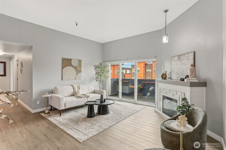 Property Photo: 1100 Harrington Ave NE 306 WA 98056