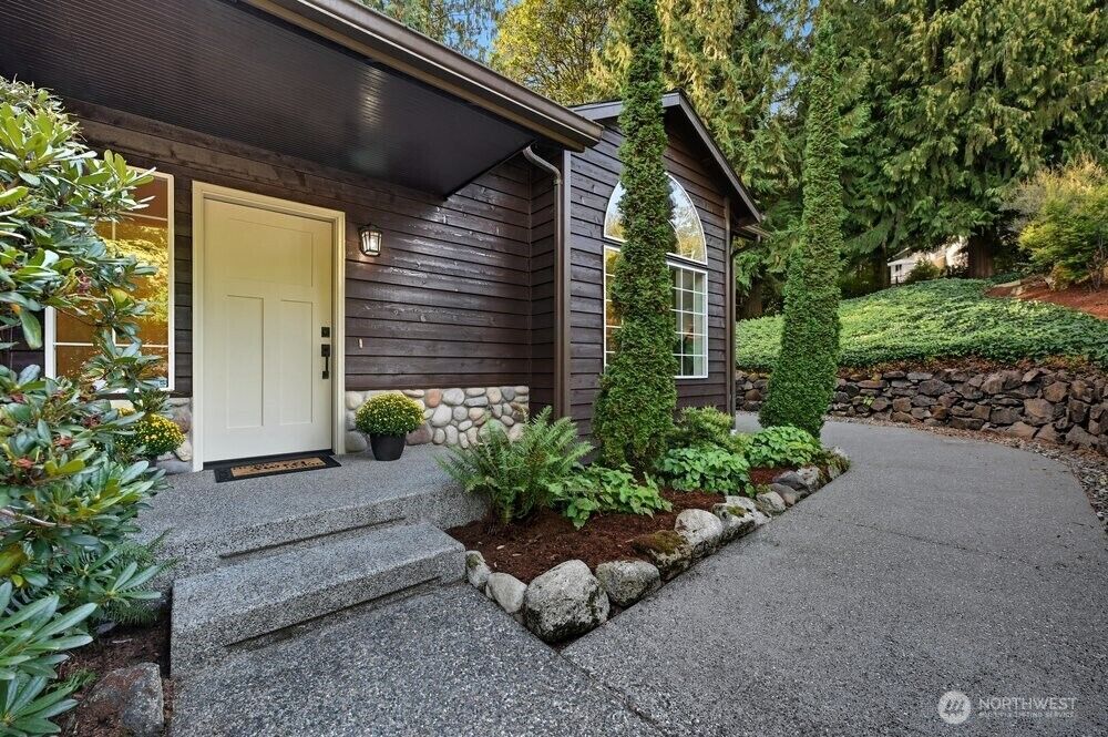 Property Photo:  10910  198th Place SE  WA 98296 