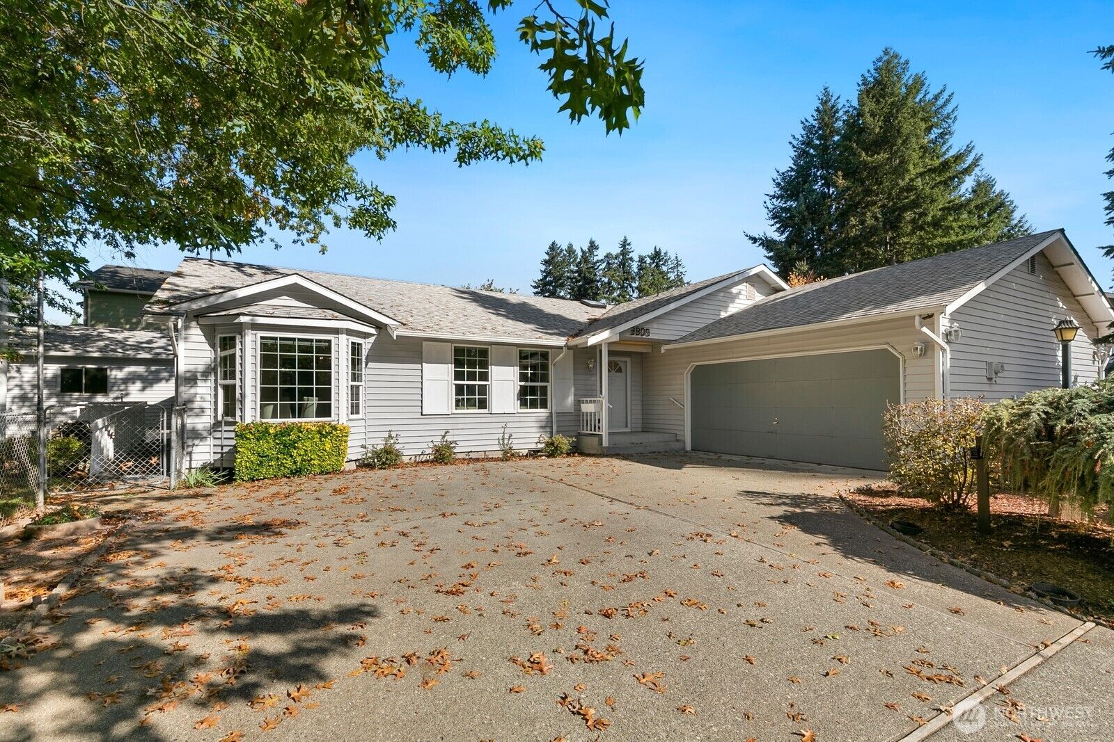 Property Photo: 3908 NE 10th Street WA 98056
