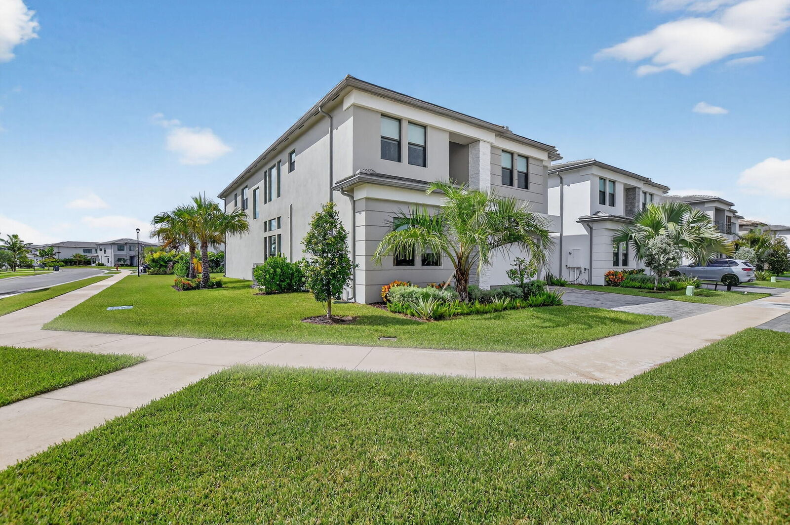 Property Photo: 8284 Royal County Down Road FL 33434