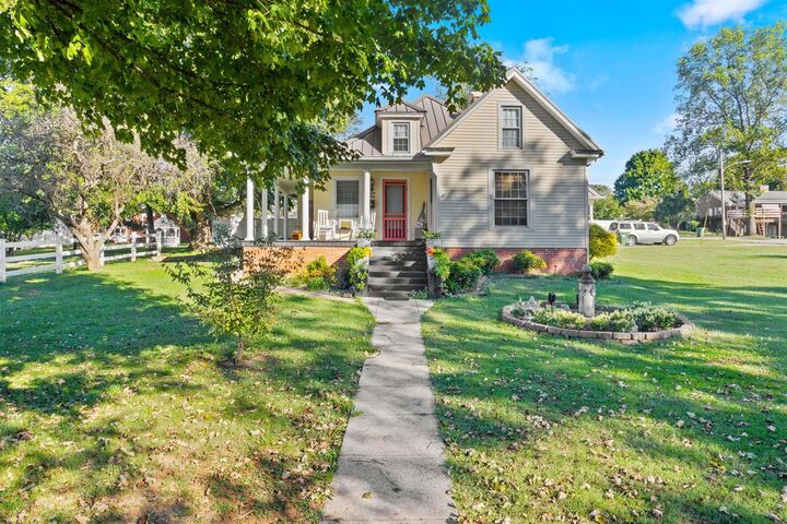 107 Edwards Avenue  Horse Cave KY 42749 photo