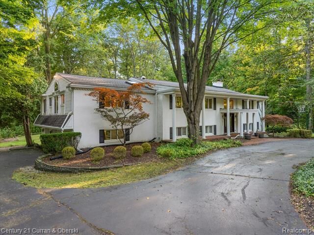 Property Photo: 46777 Bettyhill Road MI 48170
