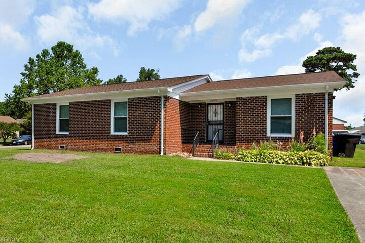 Property Photo: 1404 Cole Rd VA 23701