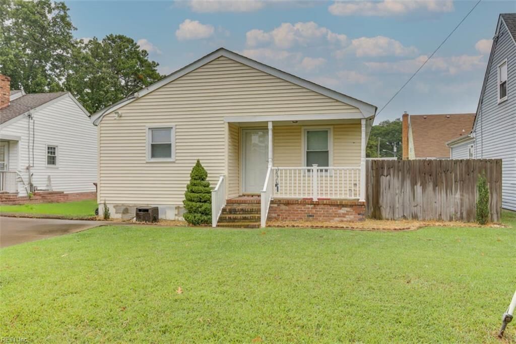 Property Photo:  1736 Lockard Ave  VA 23320 