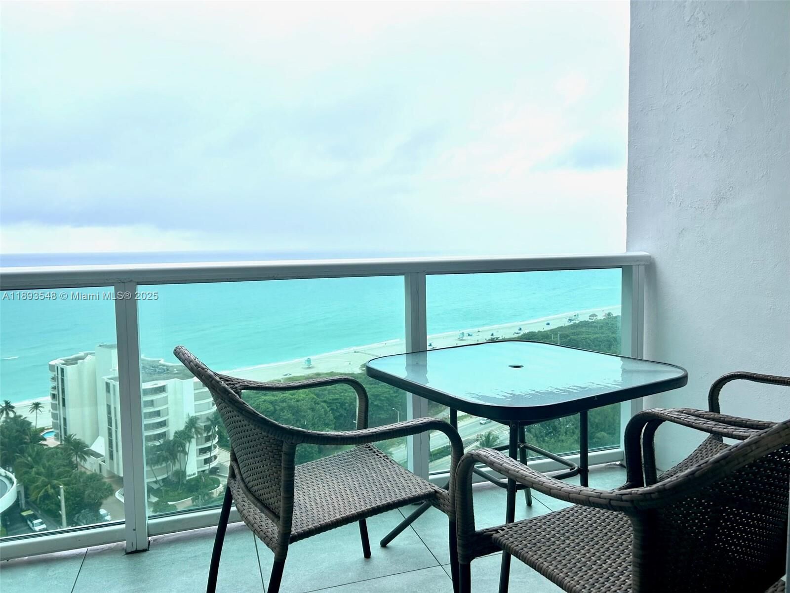 Property Photo: 100 Bayview Dr Ph08 FL 33160