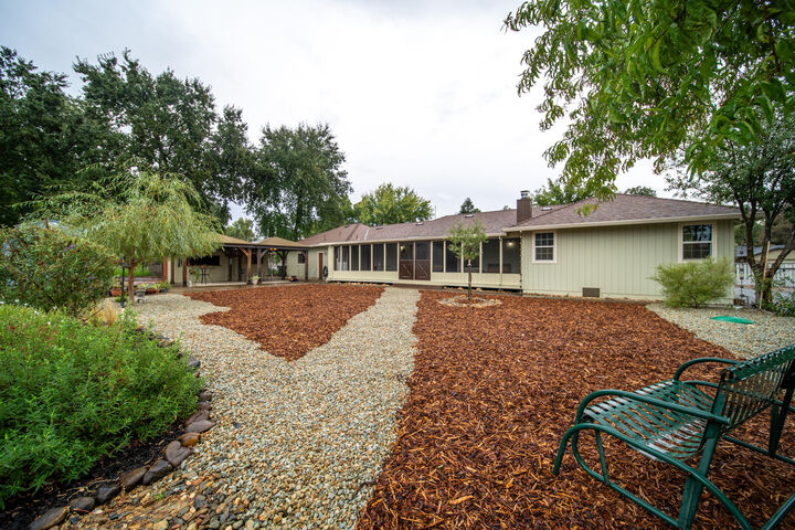 Property Photo: 7213 Amigo Way CA 96002