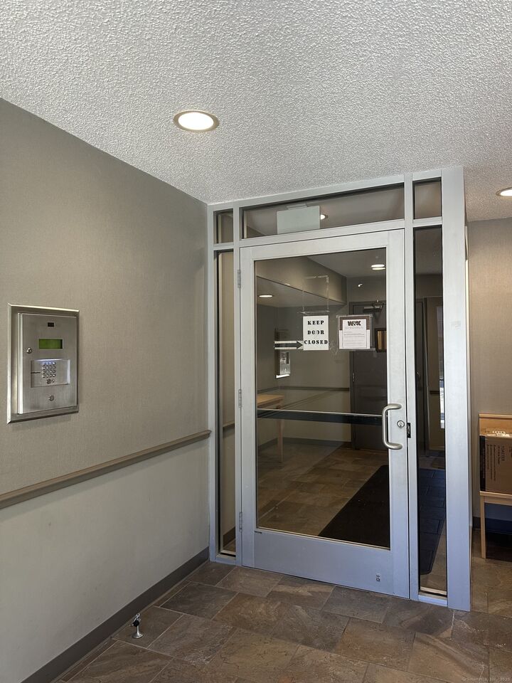 Property Photo:  1317 Harbor View Drive 1317  CT 06067