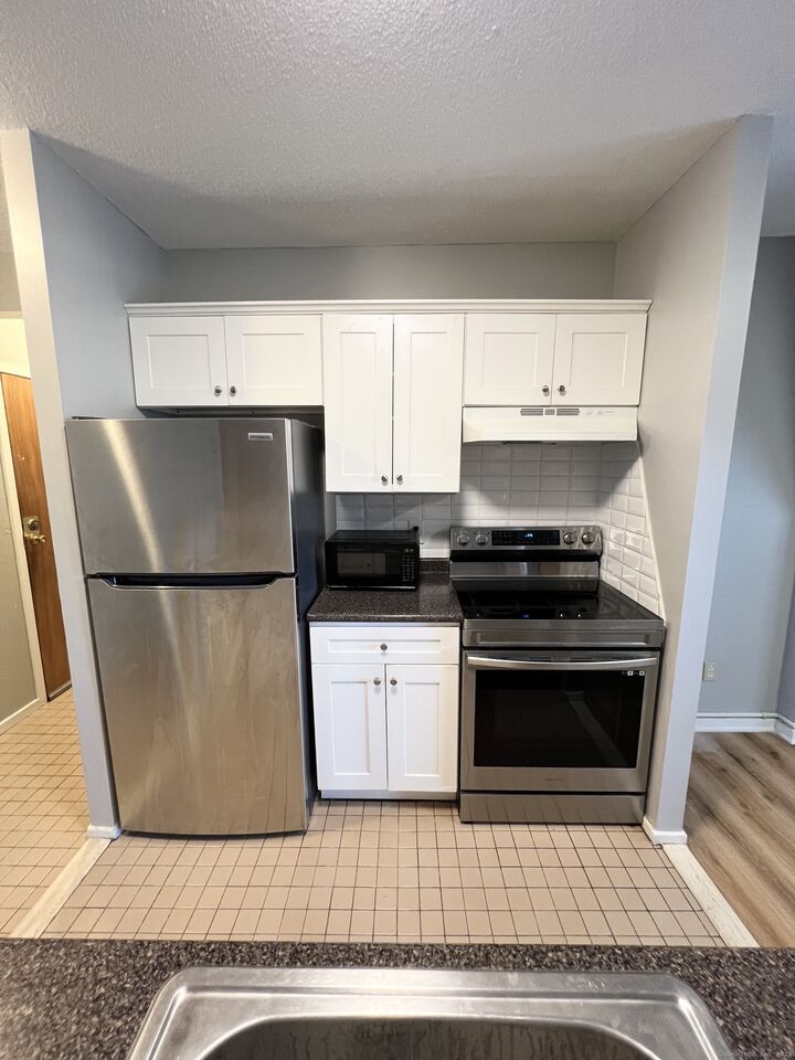 Property Photo: 16 Townley Street E3 CT 06154