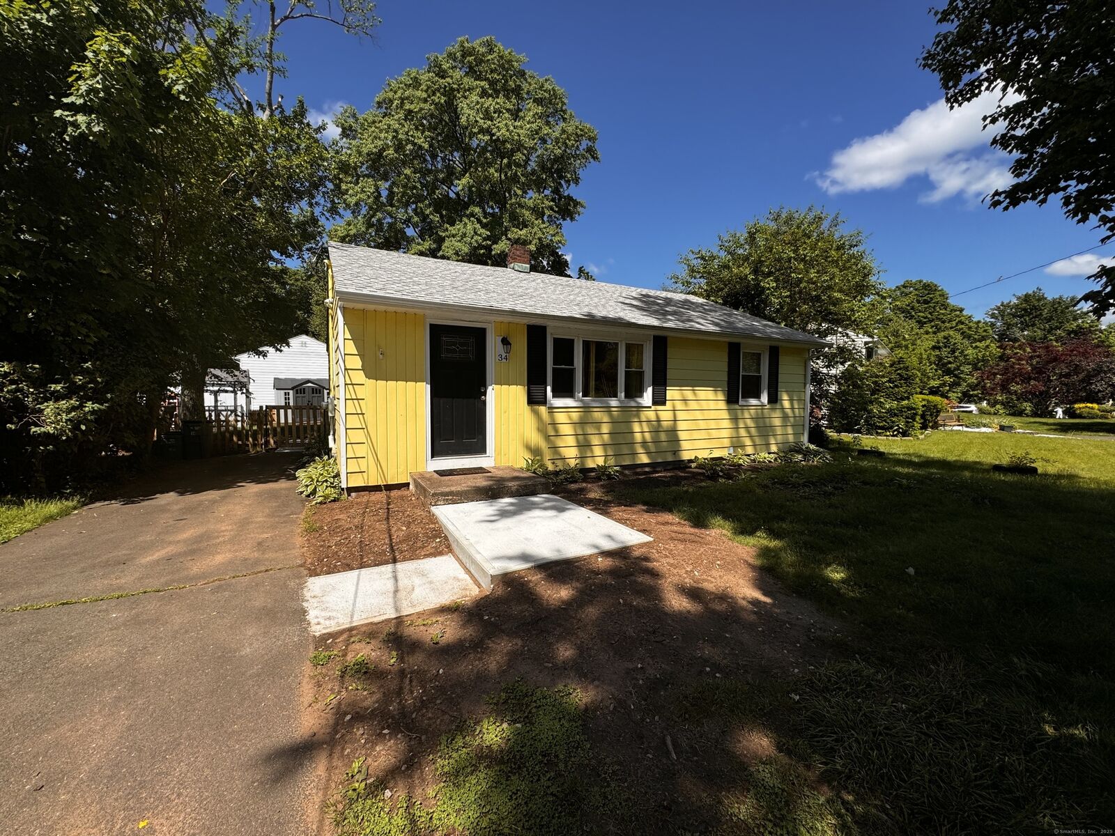 Property Photo:  34 Maple Avenue  CT 06473 