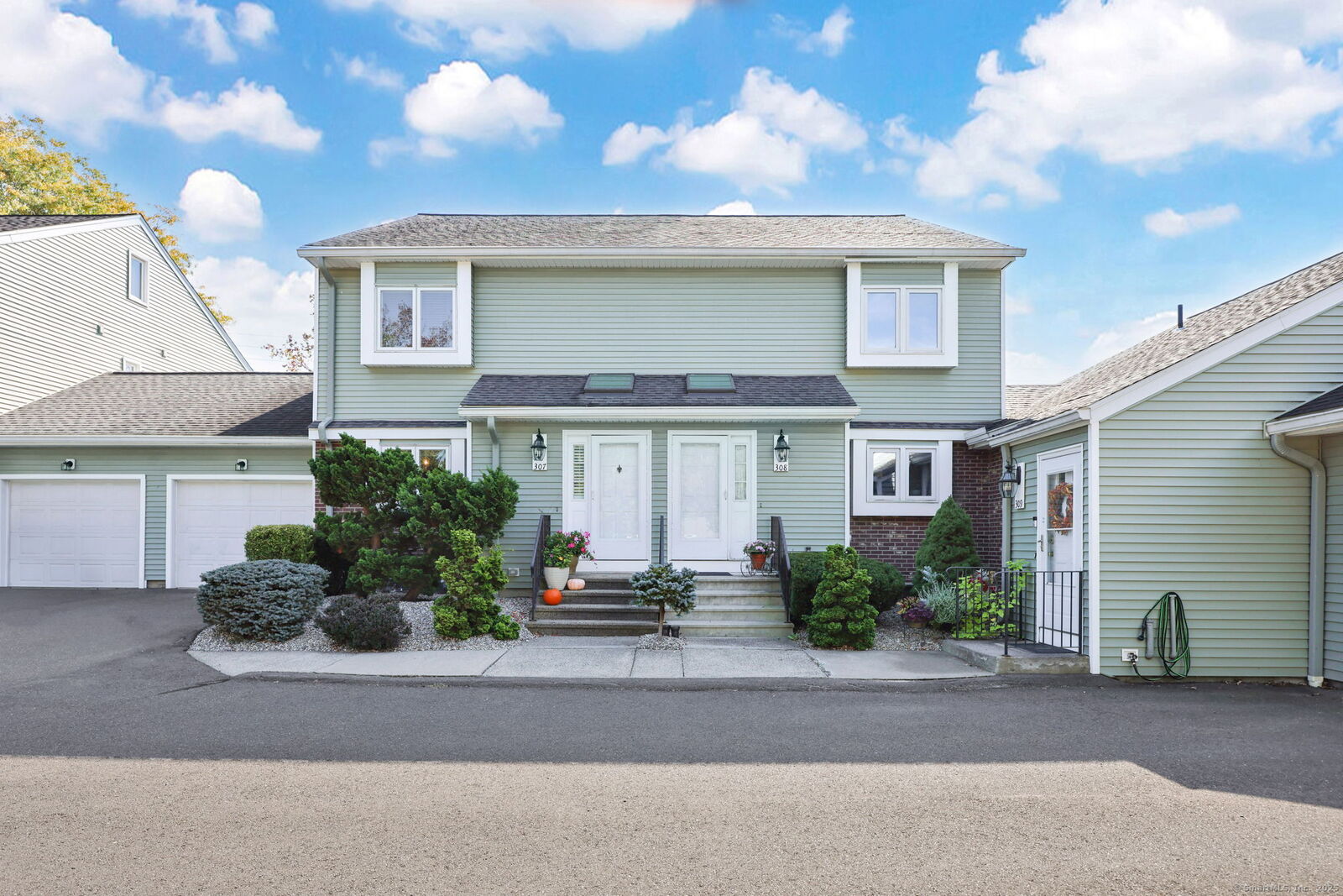 Property Photo: 307 Sand Stone Drive 307 CT 06074