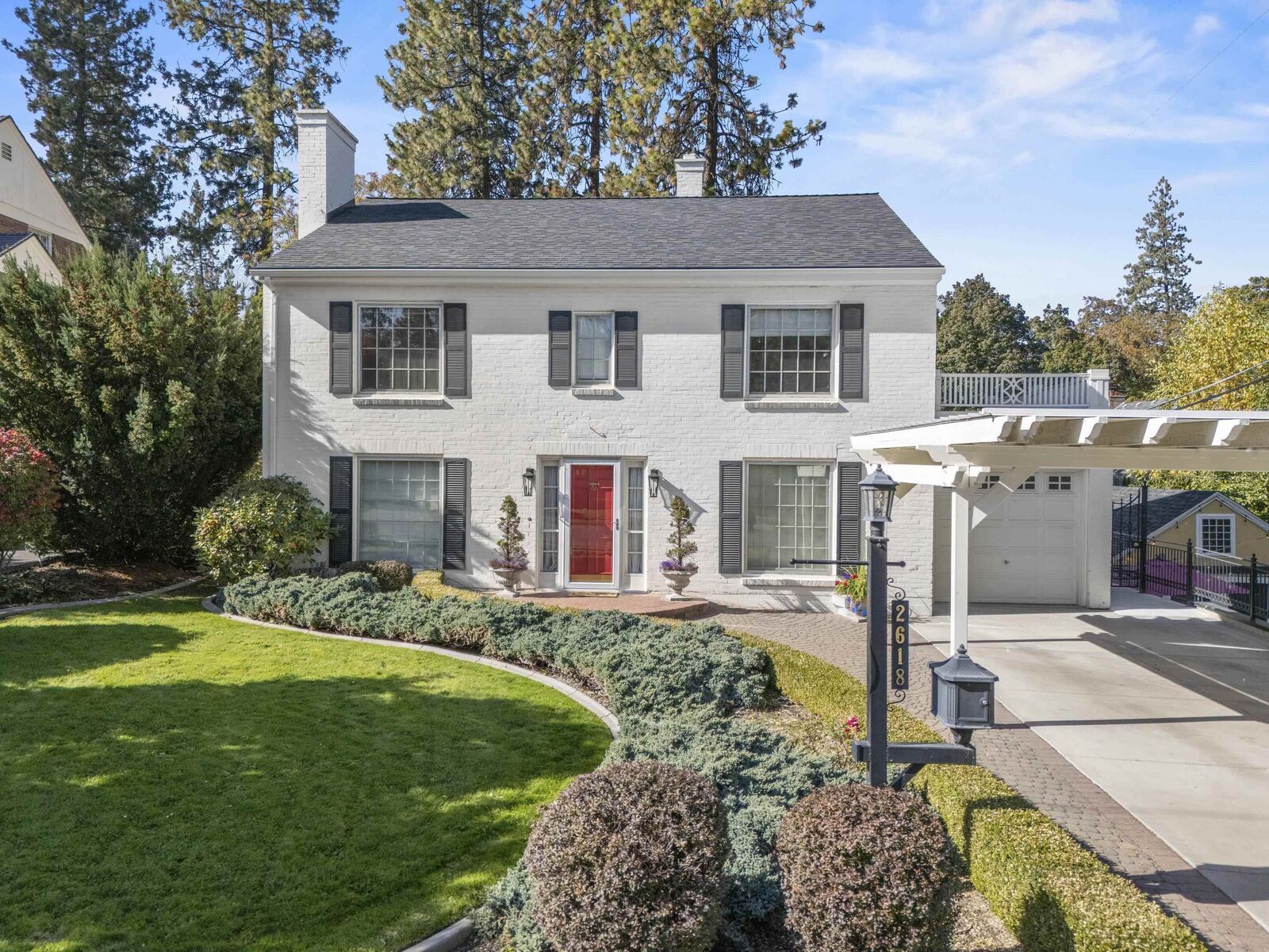 Property Photo:  2618 S Arthur St  WA 99203 