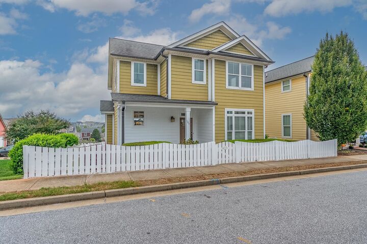 Property Photo:  105 Lawndale Drive  SC 29651 