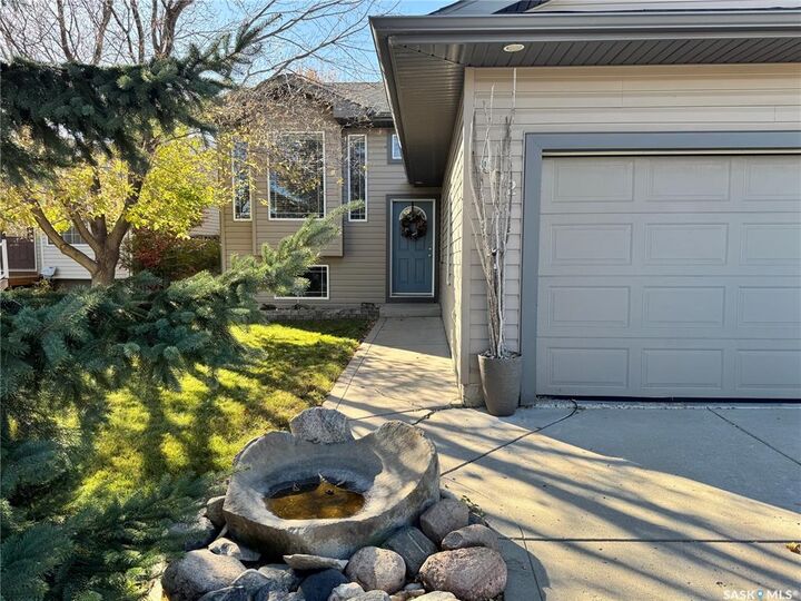 402 Overholt Crescent  Saskatoon SK S7N 4S9 photo