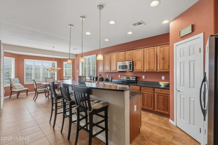 Property Photo: 2212 E Bluejay Bluff Lane AZ 85614