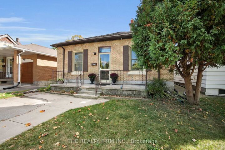 Property Photo:  317 Simcoe Street  ON N6B 1J4