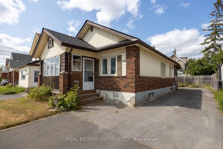 Property Photo: 176 Lansdowne Street W ON K9J 1Y7