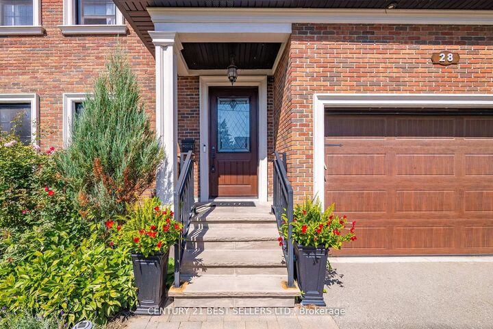 Property Photo: 28 Wingrove Hill ON M9B 2C6