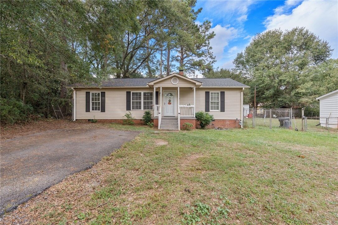 Property Photo: 1313 Phyllis Drive SC 29621