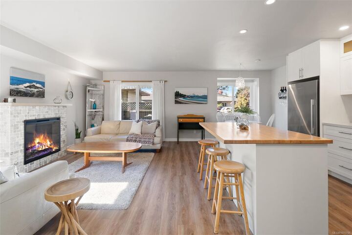 Property Photo:  10008 Third St 6  BC V8L 3B3 