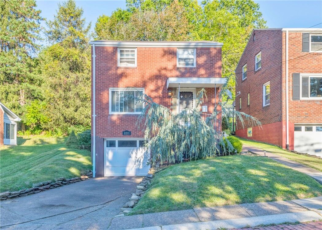 Property Photo: 2211 Lucina Ave PA 15210