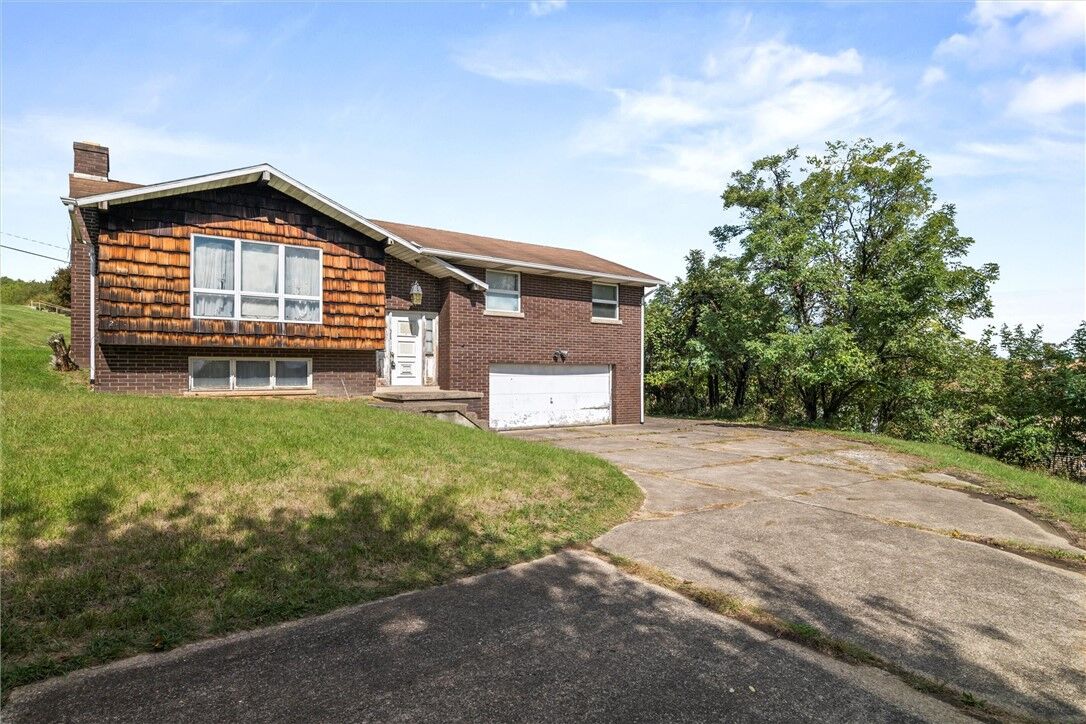 Property Photo:  26 Petrak St  PA 15022 