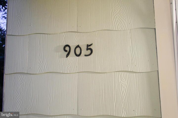 Property Photo: 905 Woodsdale Road MD 21228