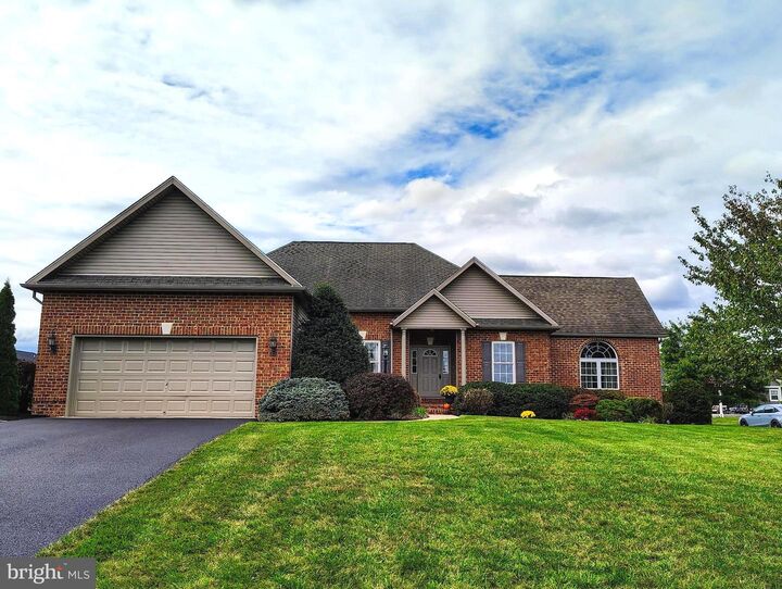 11765 Melrose Avenue  Greencastle PA 17225 photo