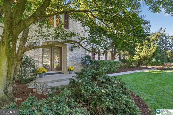 Property Photo: 1830 Sherwood Road PA 18103