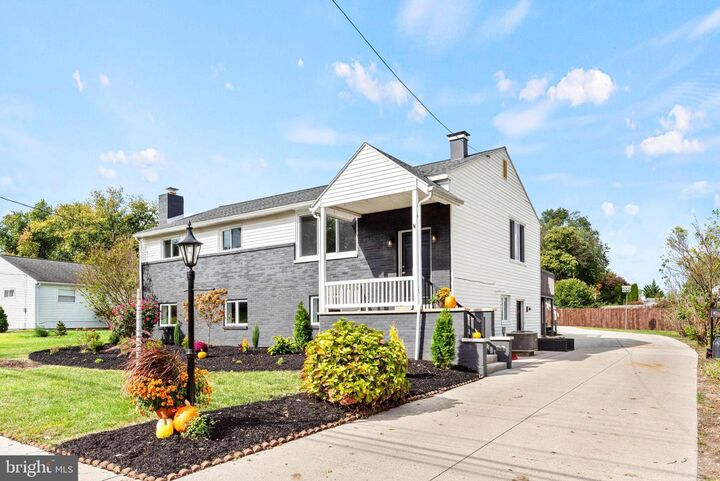 Property Photo: 5 Palmer Drive PA 17011