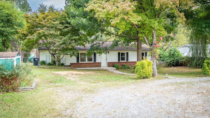 Property Photo: 550 Brumley Road NC 28115