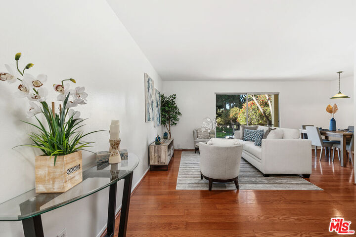 Property Photo: 2311 4th St CA 90405
