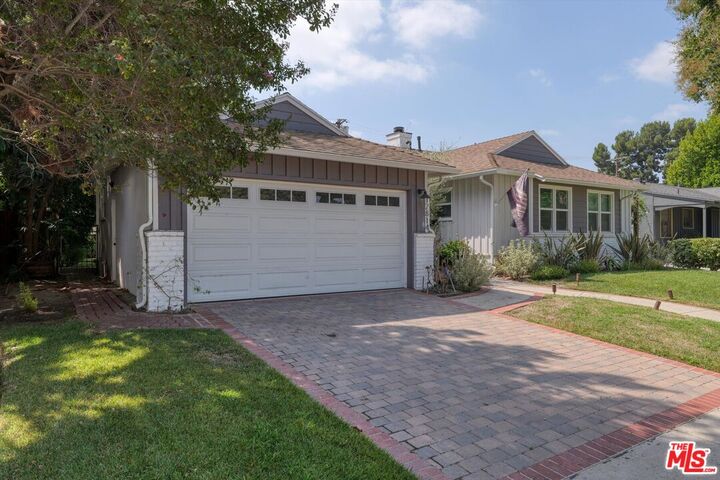 Property Photo: 12814 Collins St CA 91607