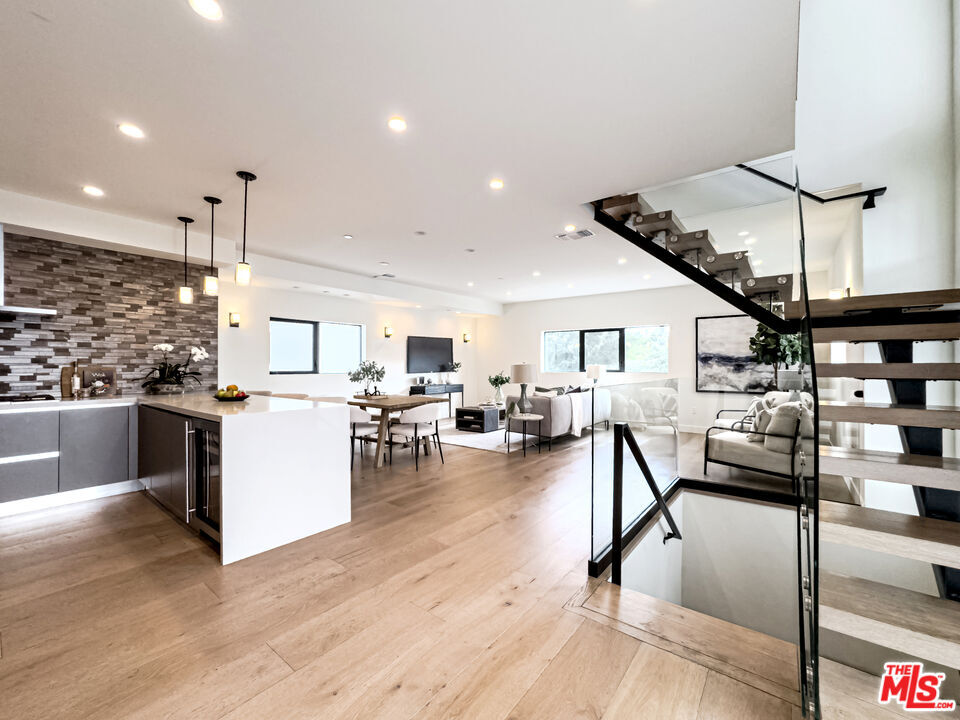 Property Photo: 4801 Carpenter Ave CA 91607