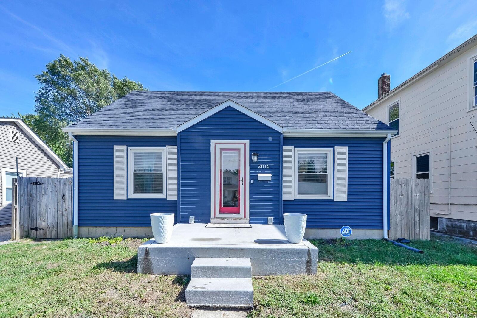 Property Photo:  2816 Azelda Street  OH 43211 