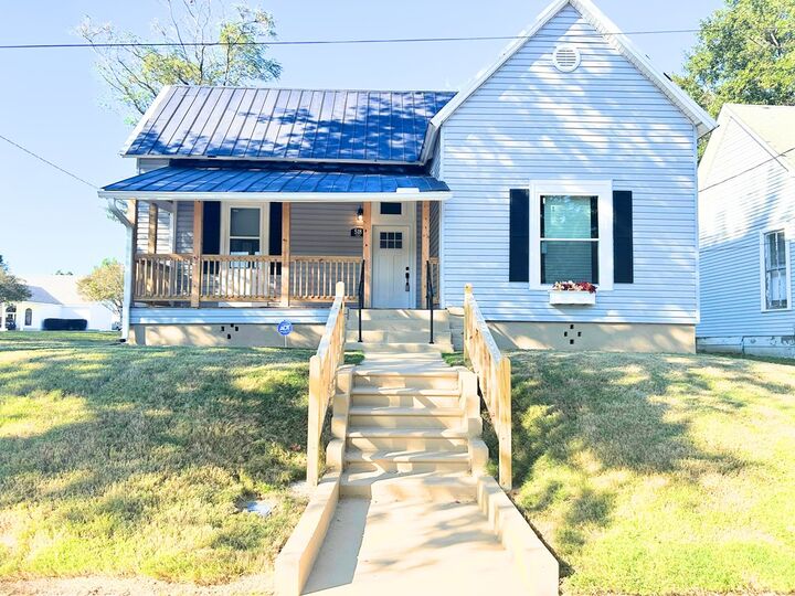 Property Photo: 518 E Furlow St GA 31709