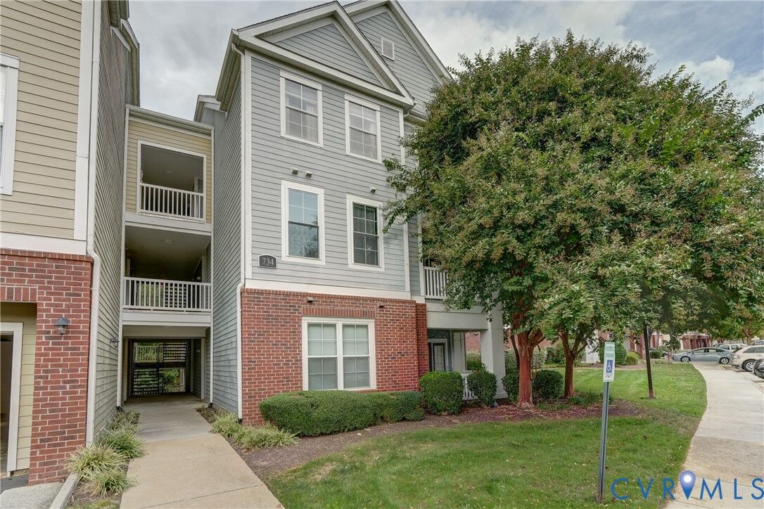 Property Photo: 734 Bristol Village Drive 305 VA 23114
