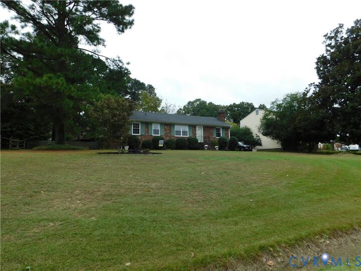 Property Photo: 7283 Walnut Grove Drive VA 23111
