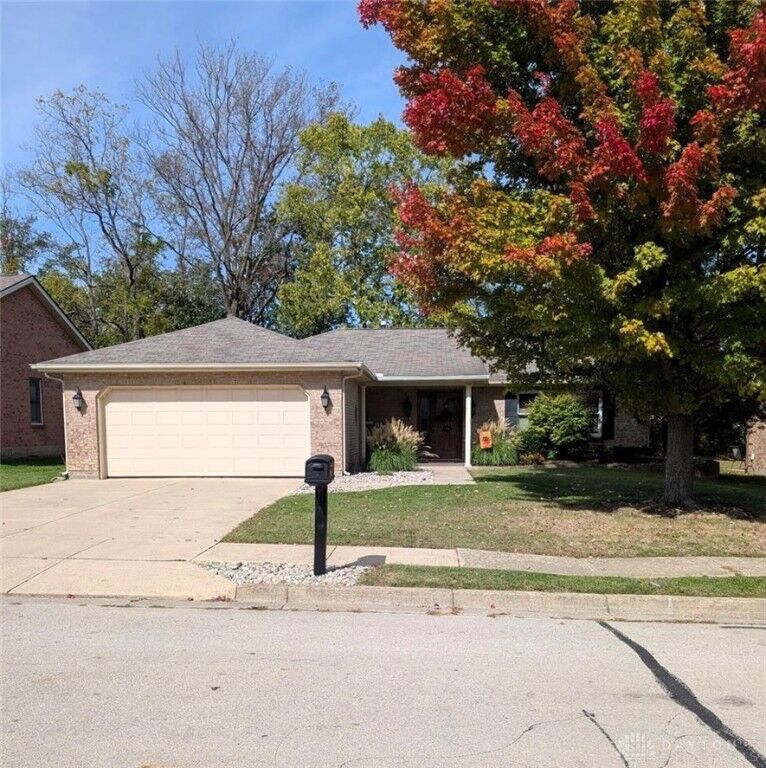 Property Photo: 629 Oakridge Drive OH 45177
