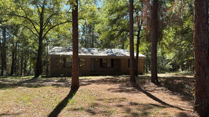 Property Photo:  2928 Aplin Road  FL 32539 