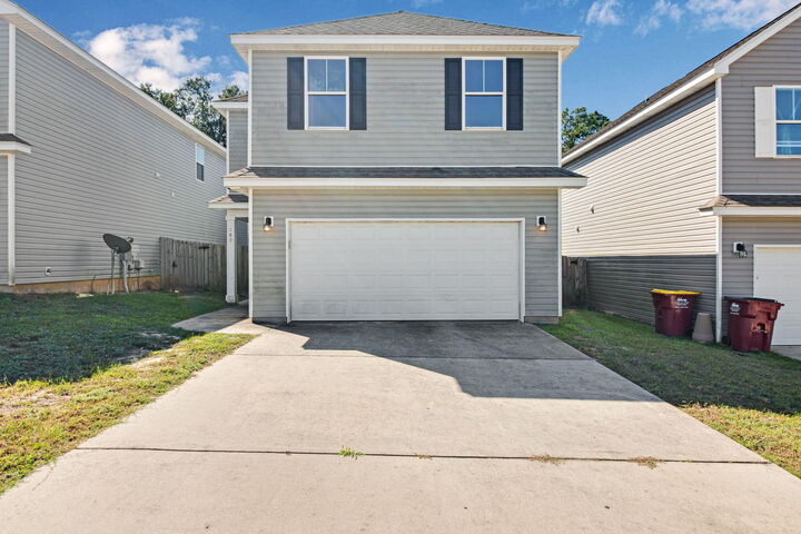 Property Photo: 189 Johnson Court FL 32536