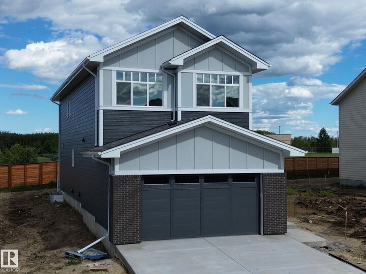 Property Photo:  17 Birkshire Crescent  AB T8B 0C6 