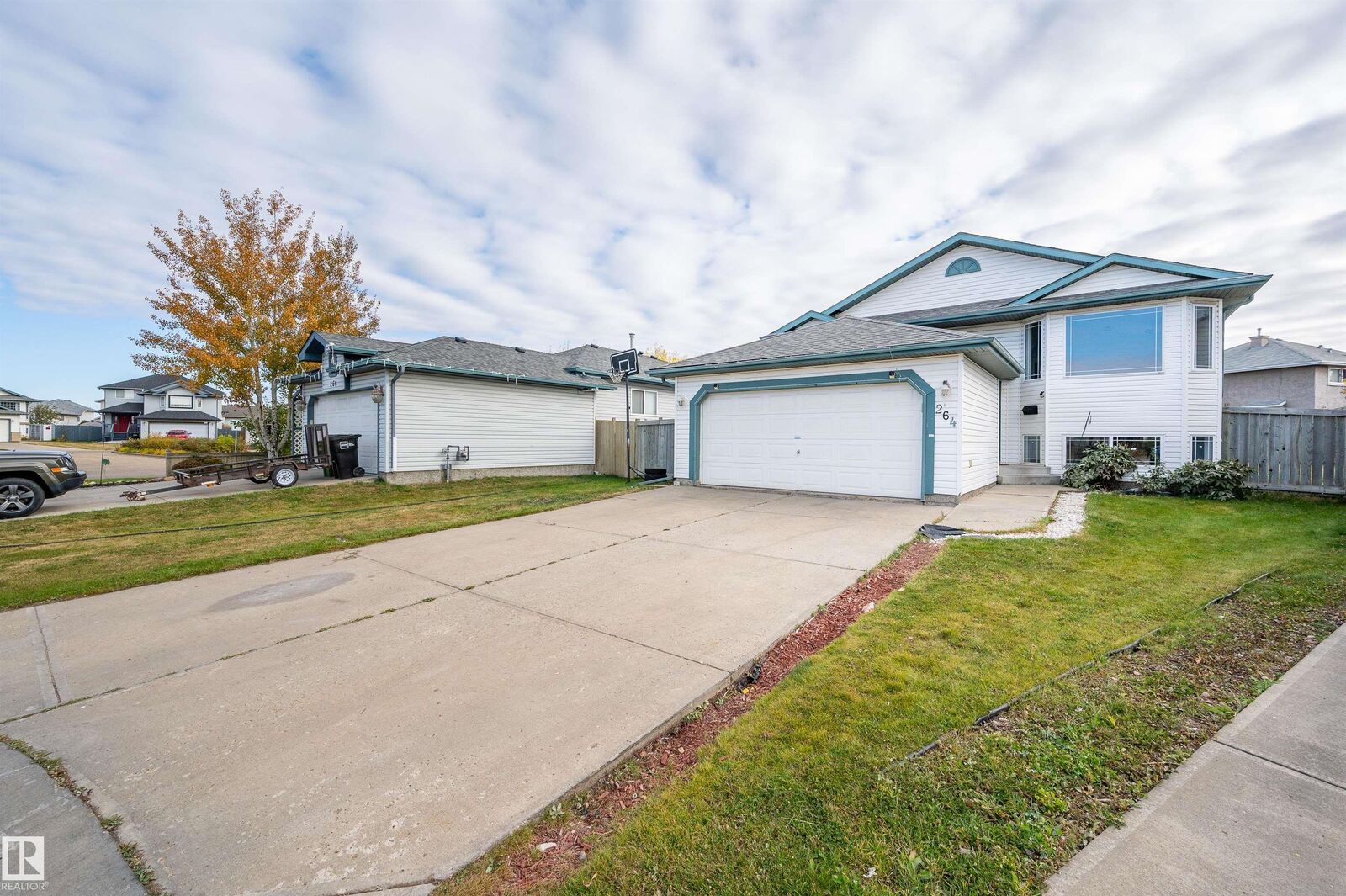 Property Photo:  264 Dunvegan Road NW  AB T5L 5E5 