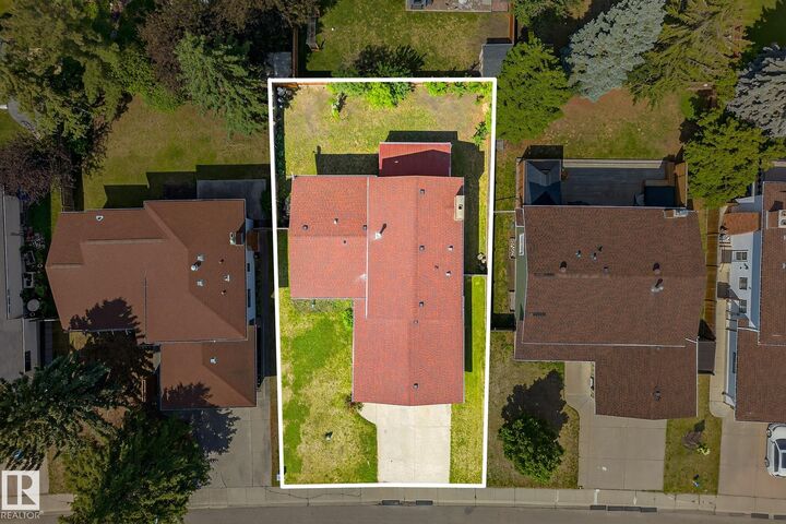 Property Photo: 3310 113A Street NW AB T6J 3V8